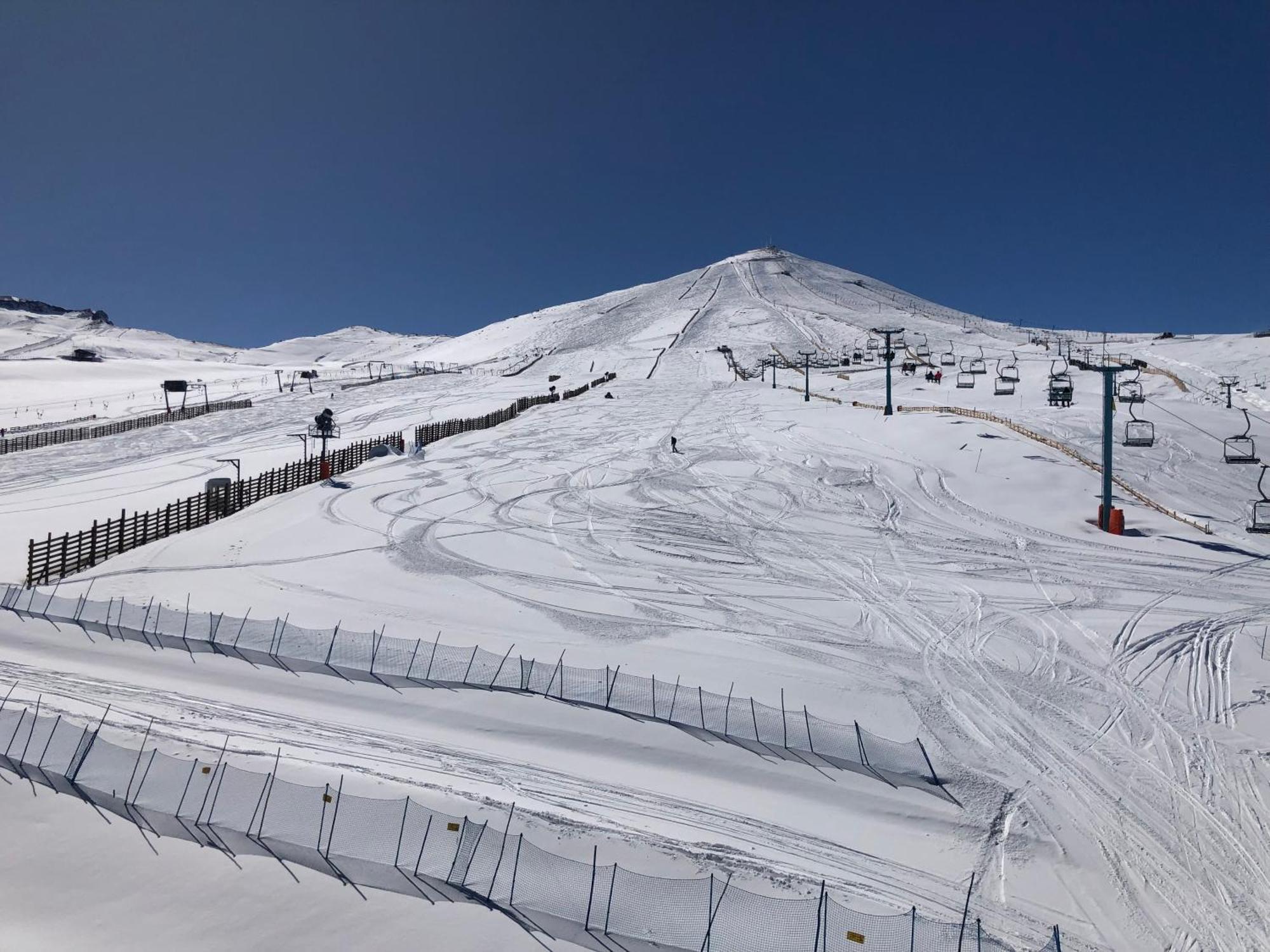 Departamentos Alojamiento Oficial Gran Parador Ski In - Out, Centro De Ski El Colorado, Farellones - Unico Con Descuentos En Servicios Del Centro De Ski Exterior foto